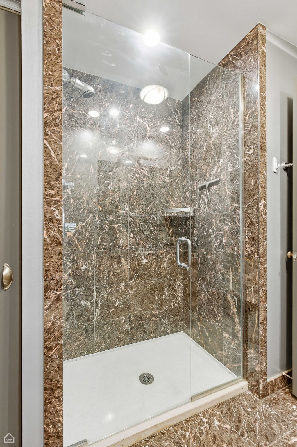 120 W Oak St 4D - Brady Miller_CHP2026_008