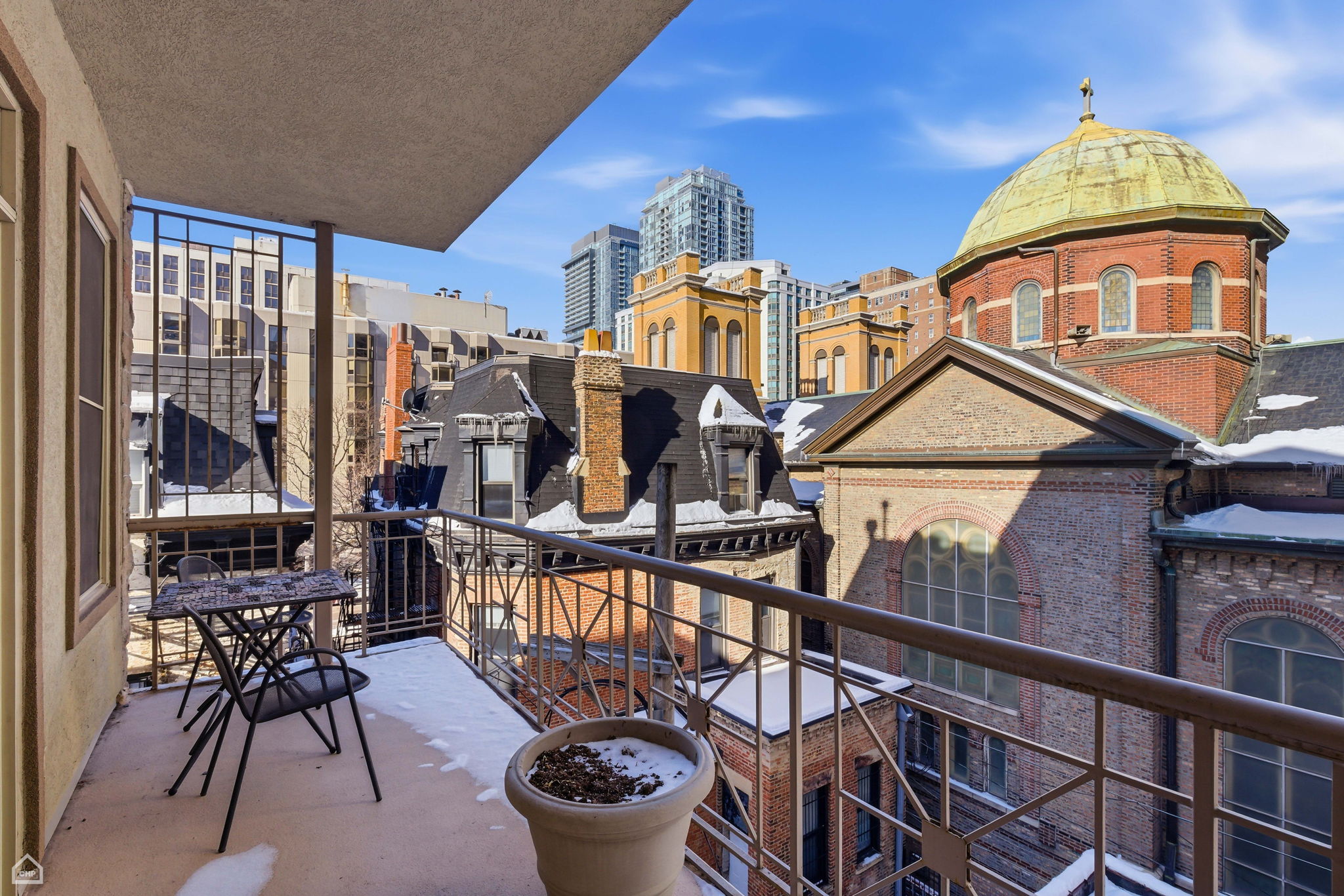 120 W Oak St 4D - Brady Miller_CHP2026_016