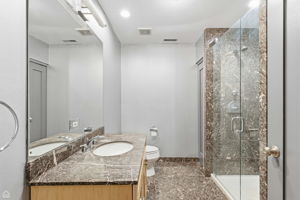 120 W Oak St 4D - Brady Miller_CHP2026_007