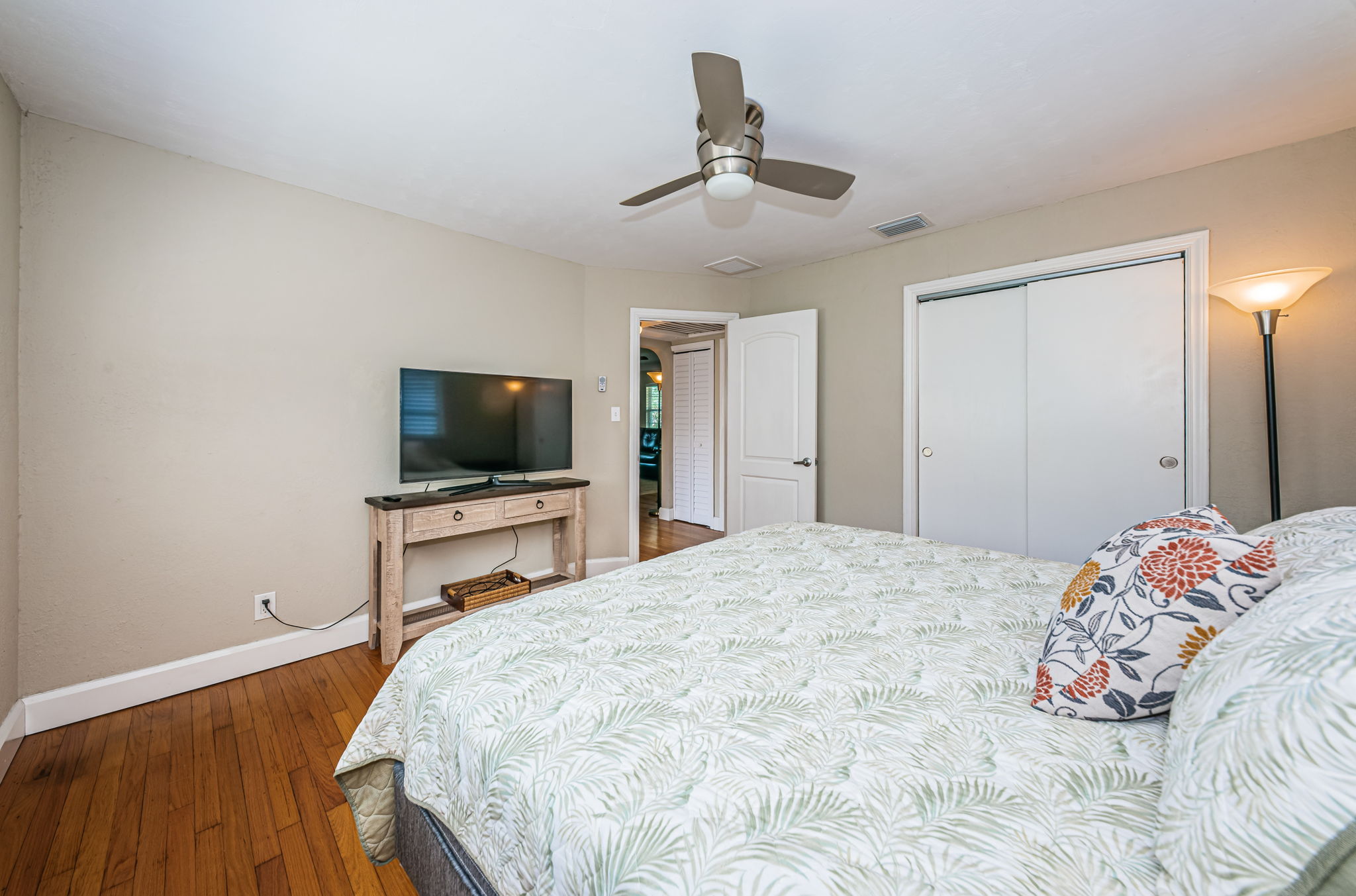 Bedroom1c