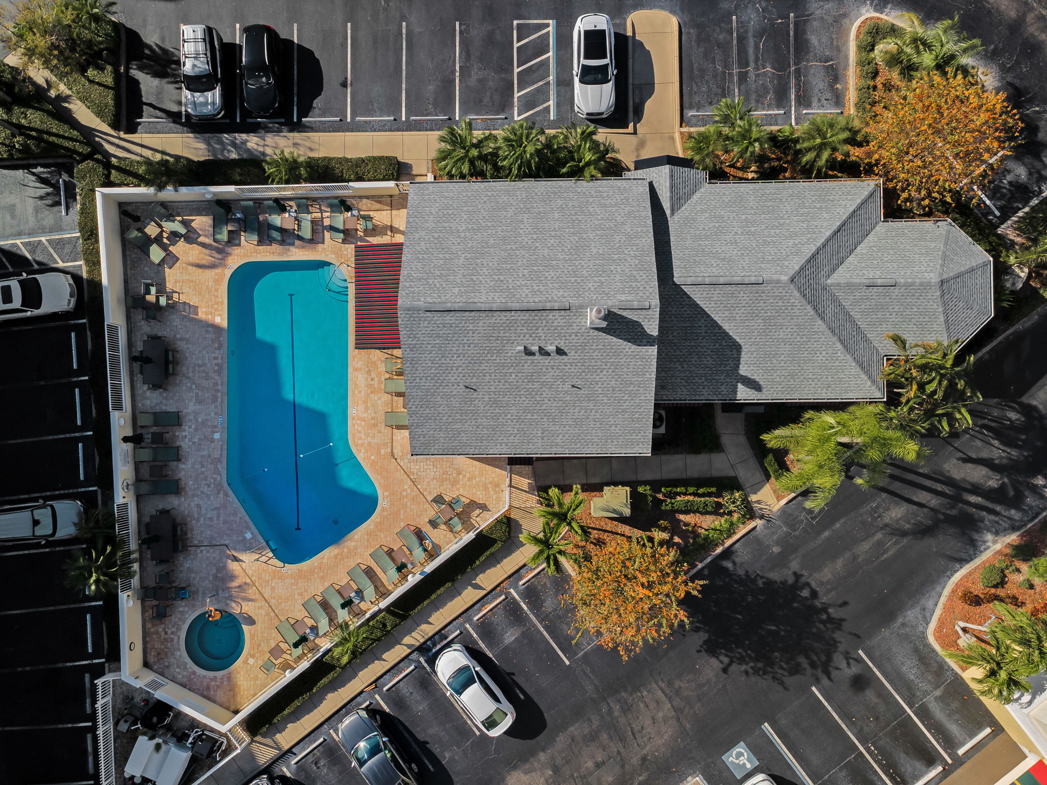 28-Pool and Clubhouse