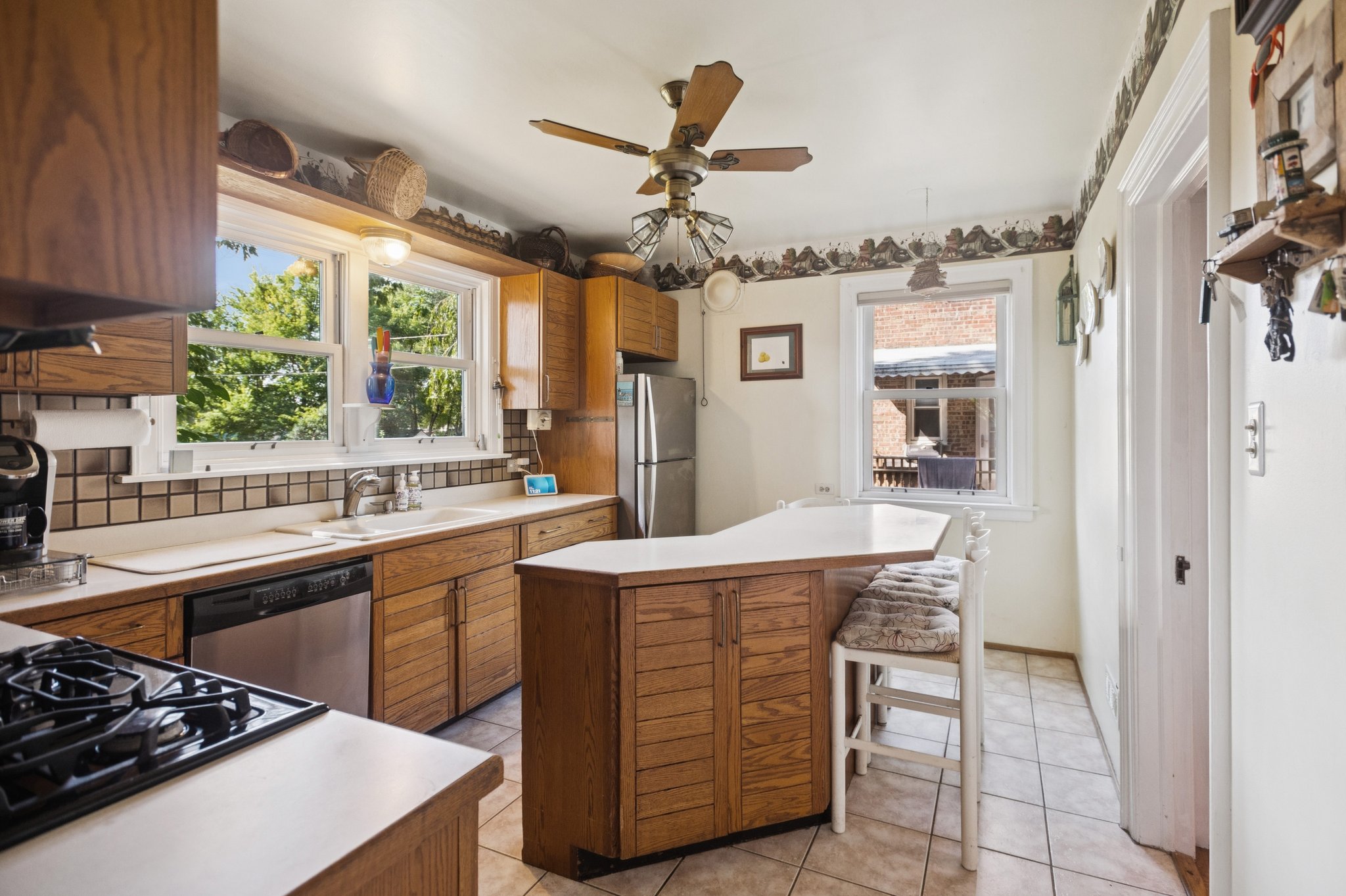 1200 Dobson Kitchen