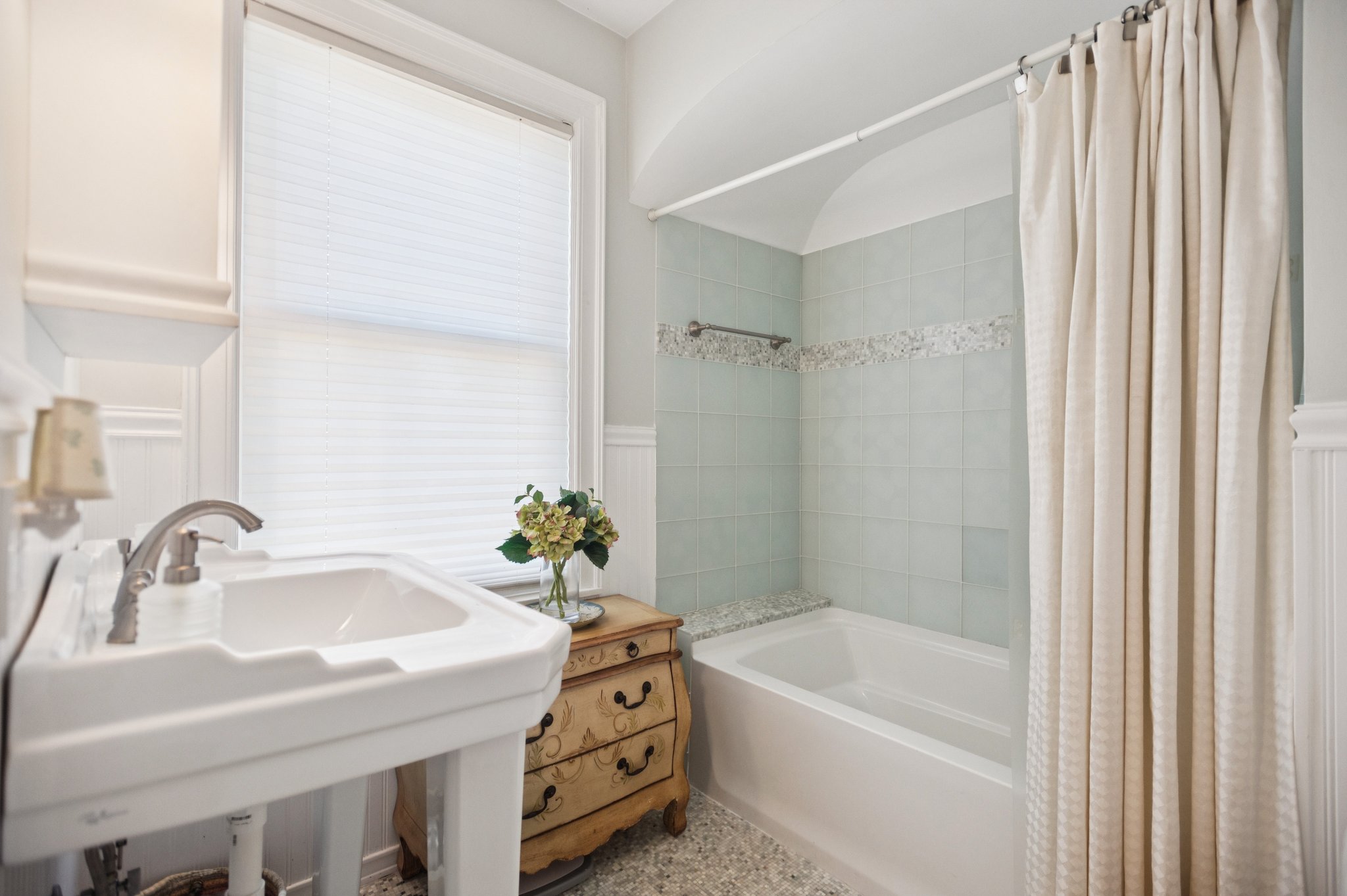 1200 Dobson Hall Bathroom