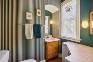 1200 Dobson Primary Bedroom Bathroom