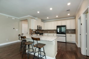 Kitchen/Breakfast Bar