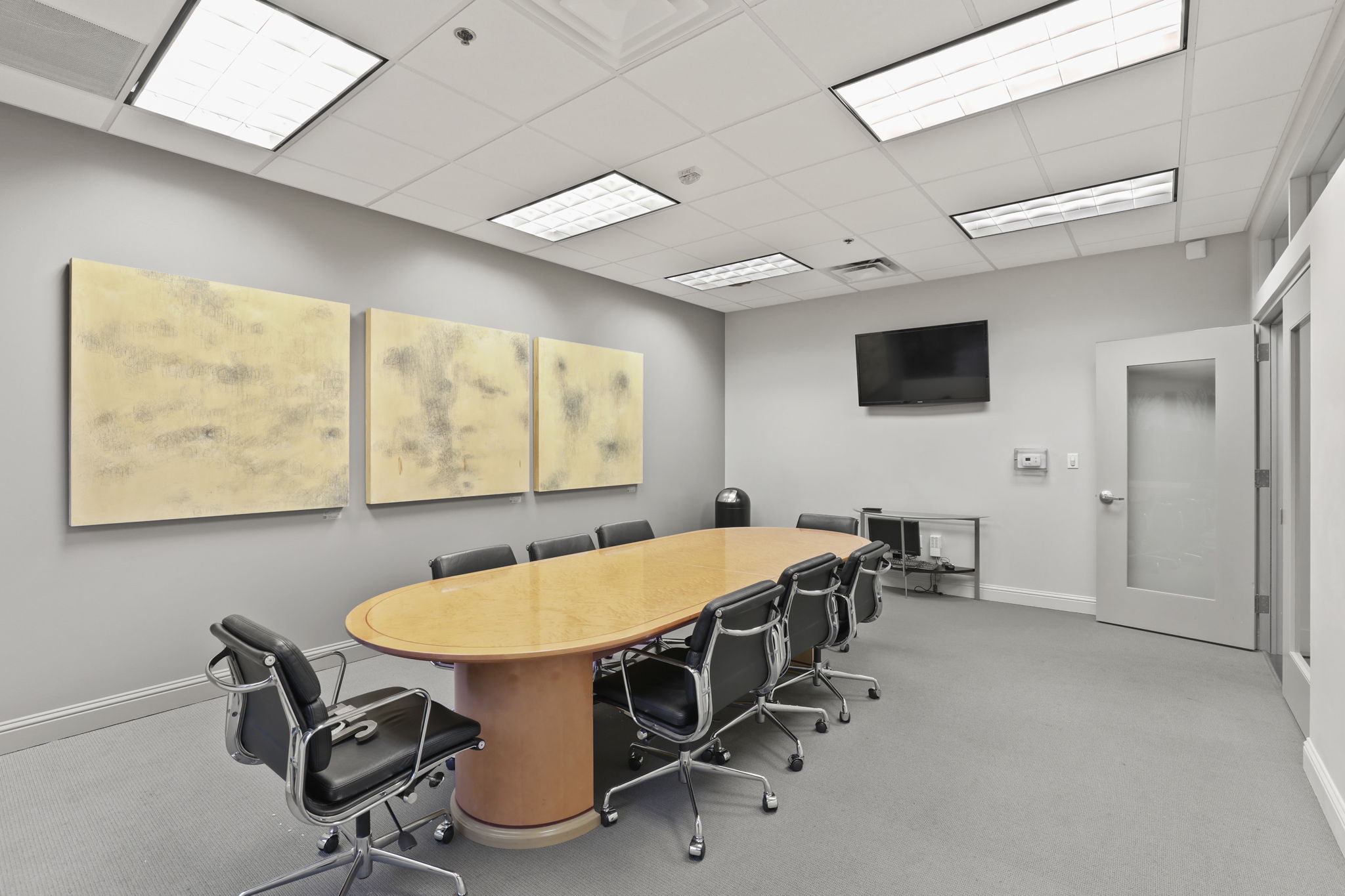 6th Floor Amenity - Conference Room