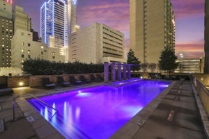 6th Floor Amenity Deck: Pool & Hot tub