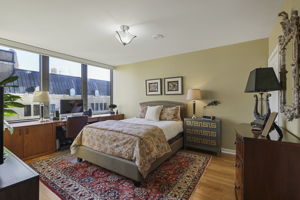 1912 Guest Bedroom Suite •	Custom cabinets (below windows) •	Walk-in closet