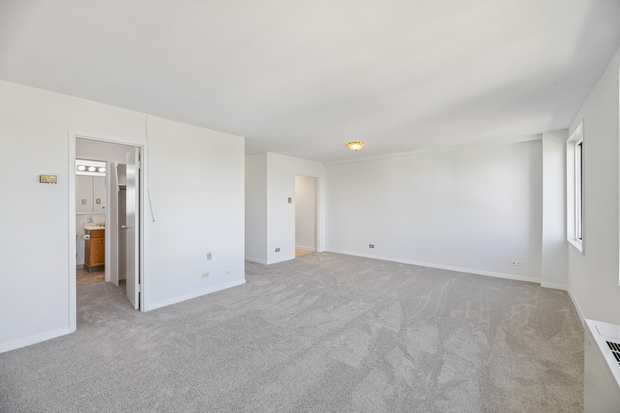 N Nash St 1109-S1305-010.jpg