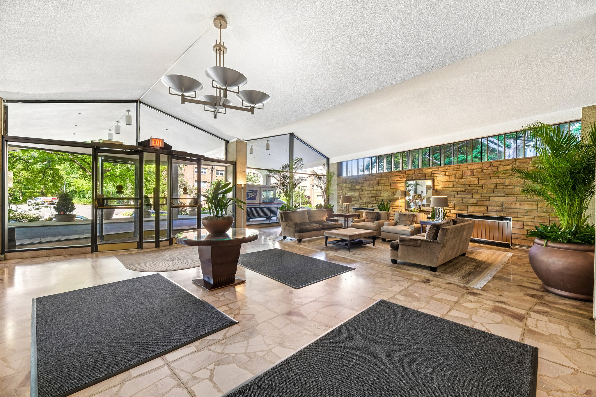 N Nash St 1109-S1305-013.jpg