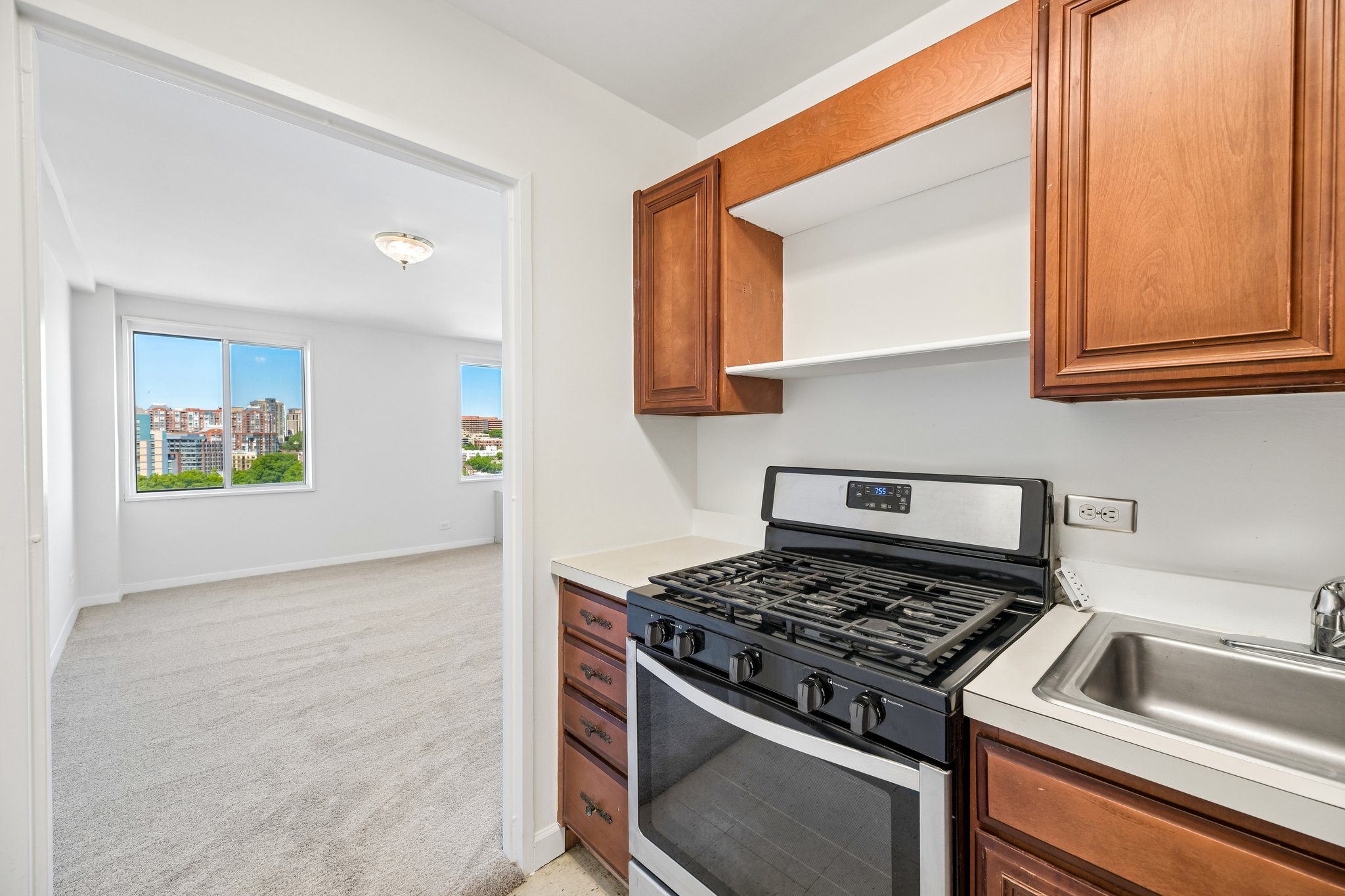 N Nash St 1109-S1305-021.jpg