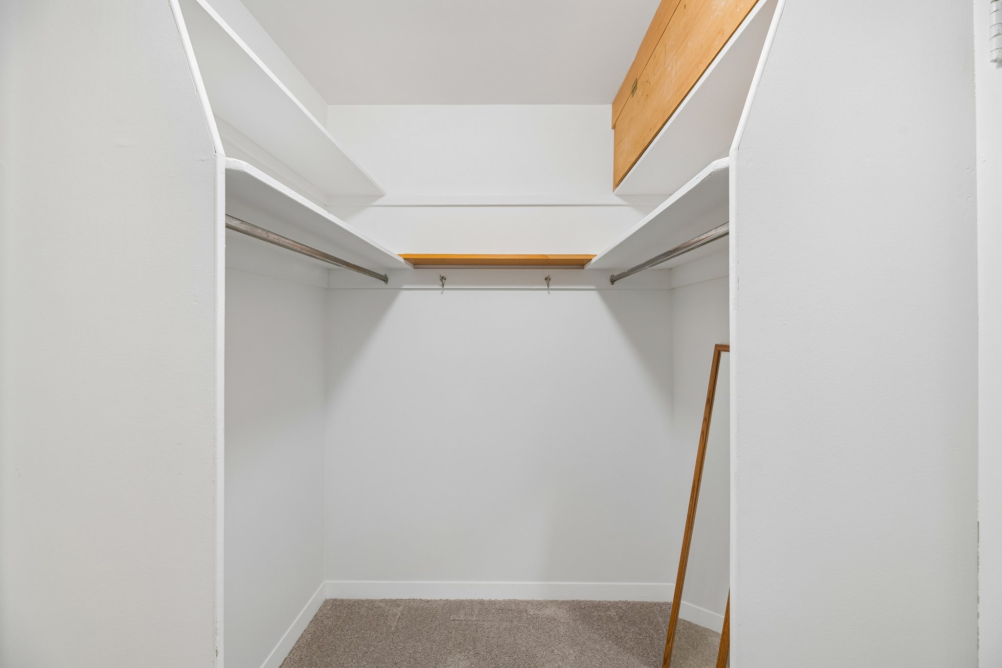 N Nash St 1109-S1305-026.jpg