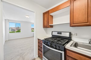 N Nash St 1109-S1305-021.jpg