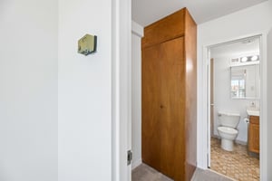 N Nash St 1109-S1305-025.jpg
