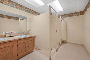  Photo 44