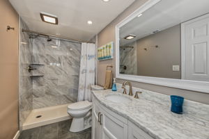 Bathroom 1a
