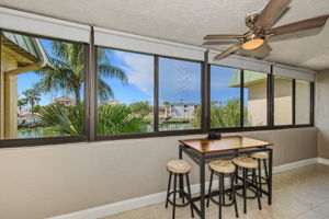 Sun Room 1-e