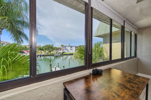 Sun Room 5-e