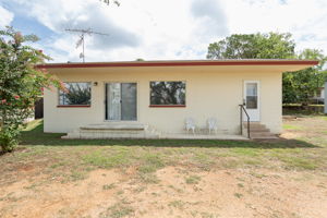 Photo 0