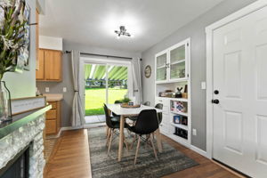 Cozy Dining Area