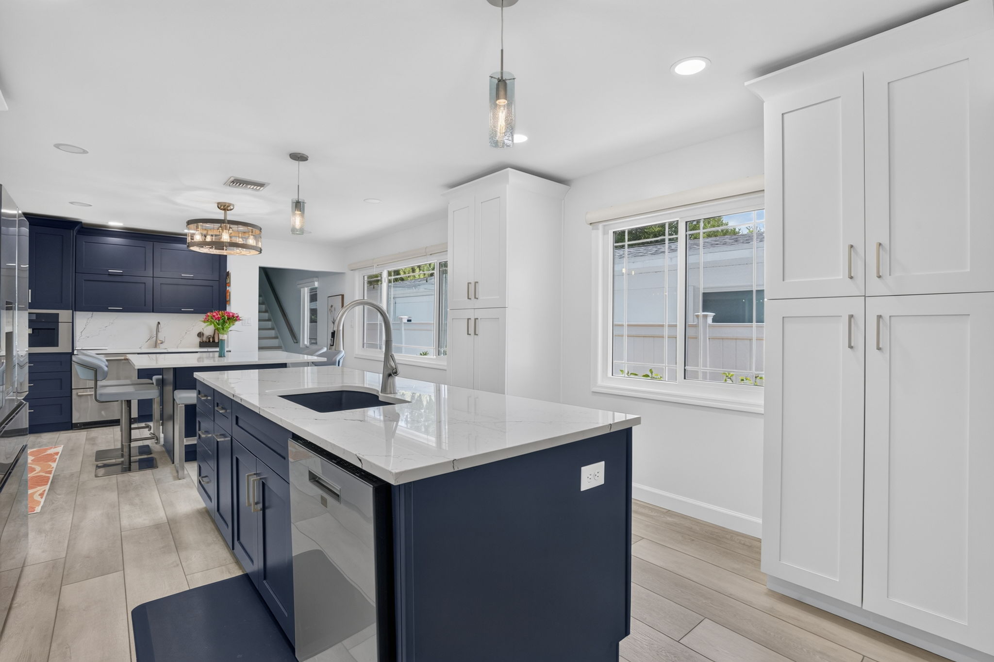 Kitchen 2 of 4