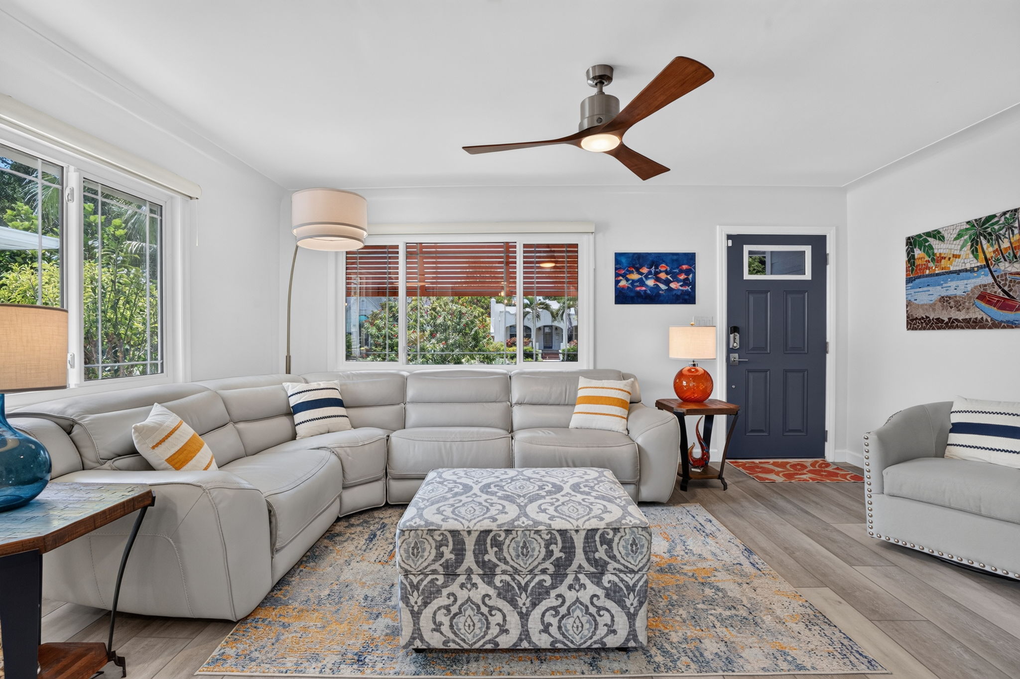 Living Room 4 of 4