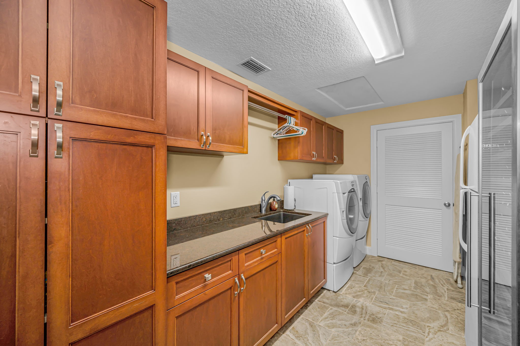 Laundry Room1c