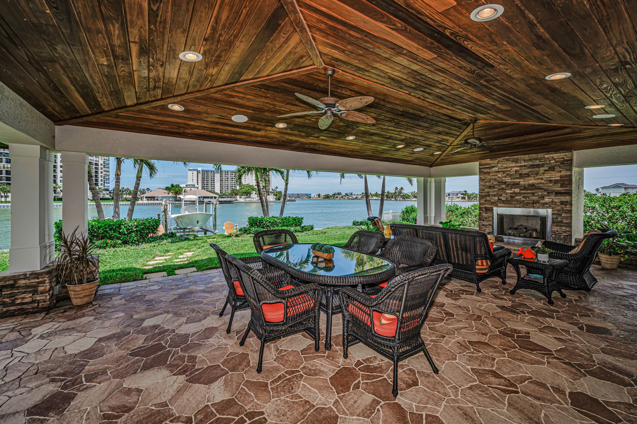 Lanai1