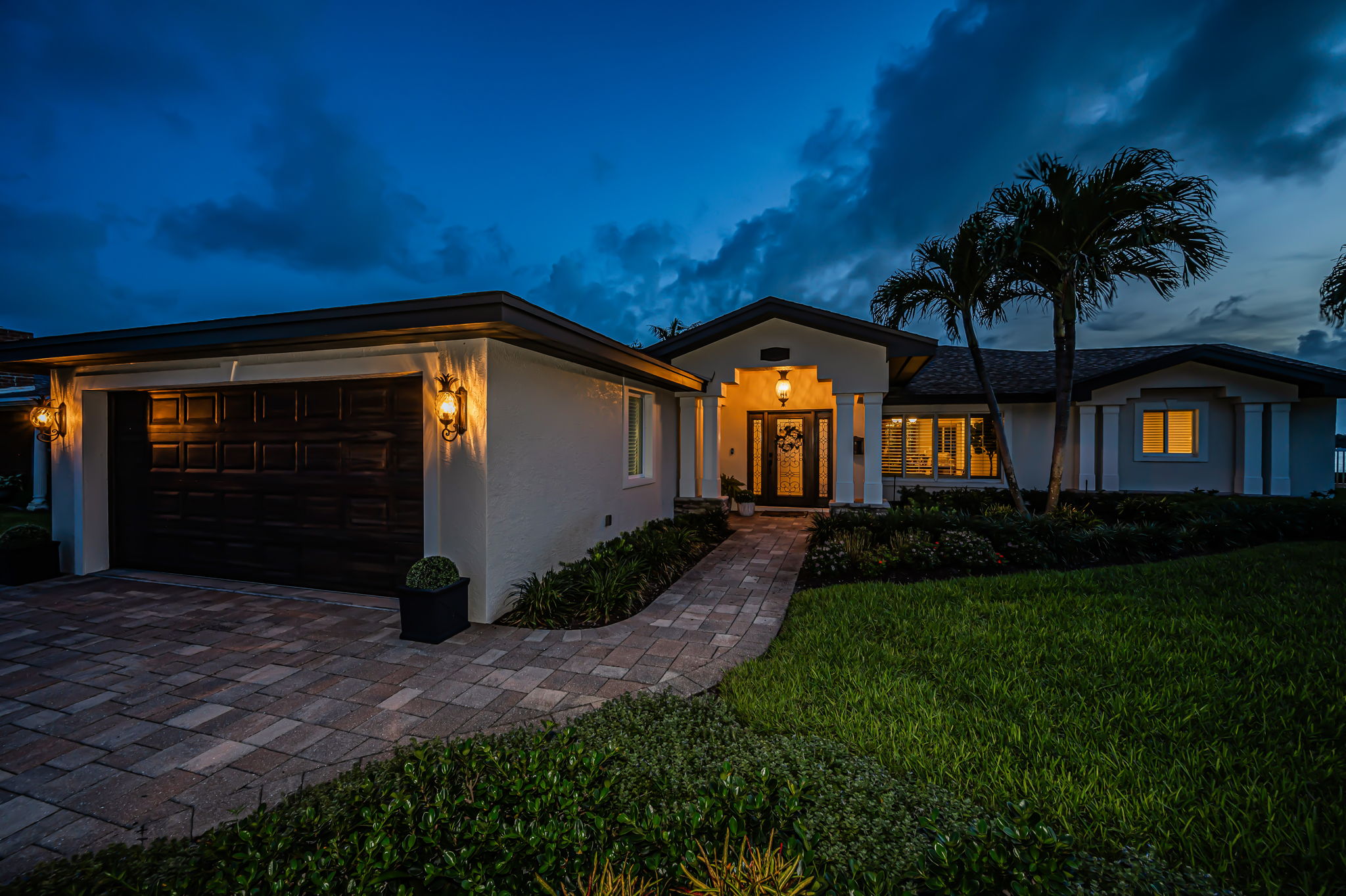Front Exterior27