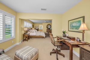 Primary Bedroom1e