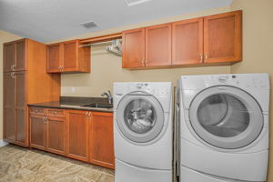 Laundry Room1a