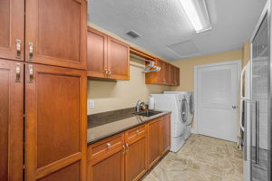 Laundry Room1c