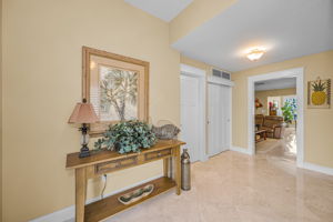 Foyer1b