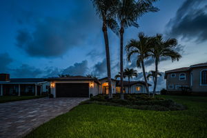 Front Exterior21