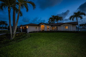 Front Exterior23