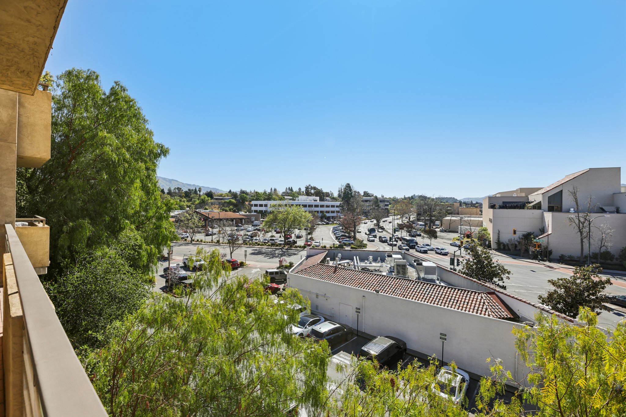 Alta Vista Drive 106-S1203-031.jpg