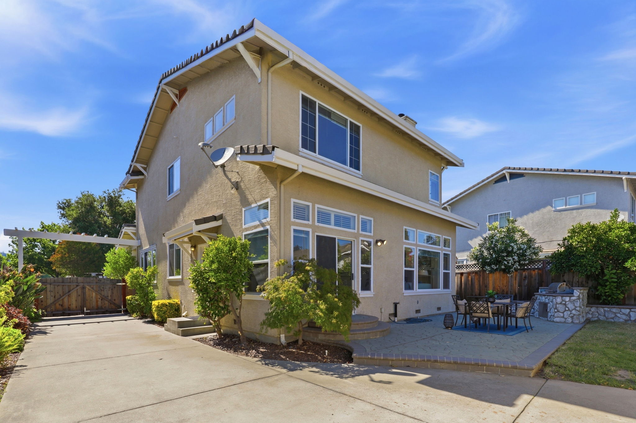 037_F8_1201 Blue Parrot Ct