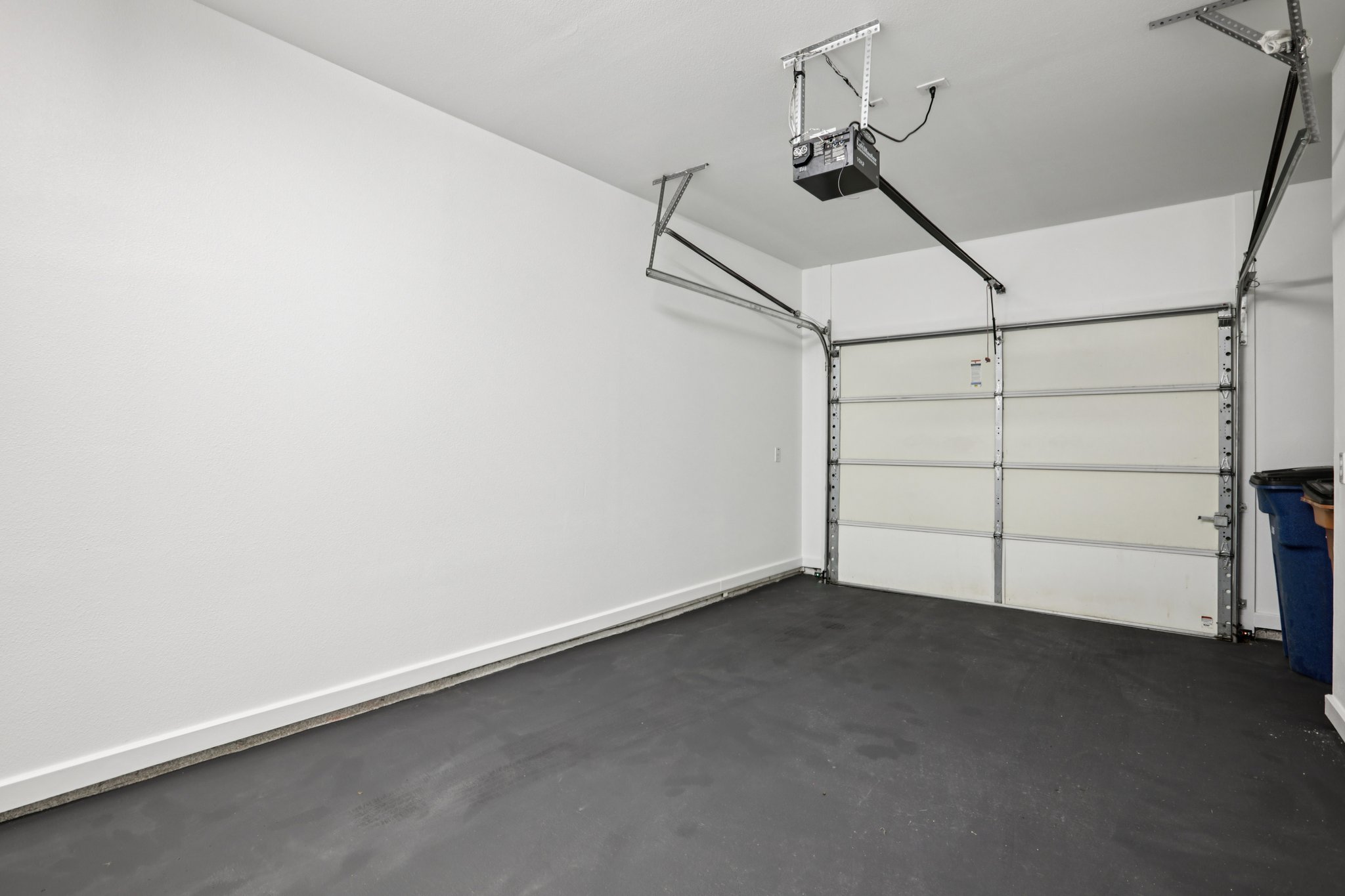 Grove Blvd 1502-S0307-029.jpg