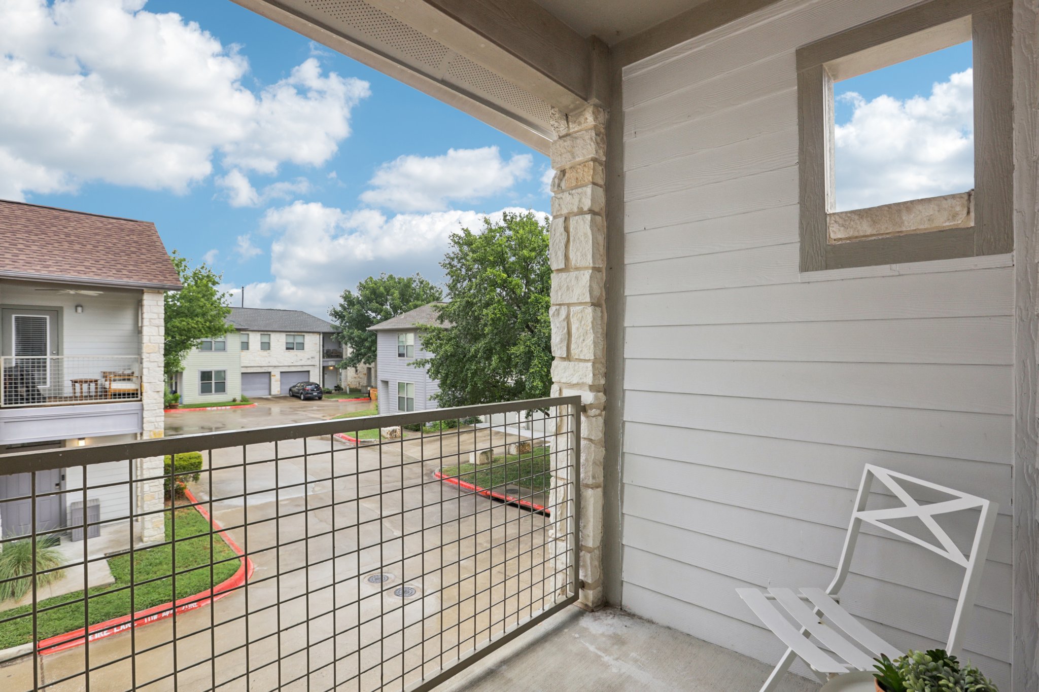 Grove Blvd 1502-S0307-030.jpg