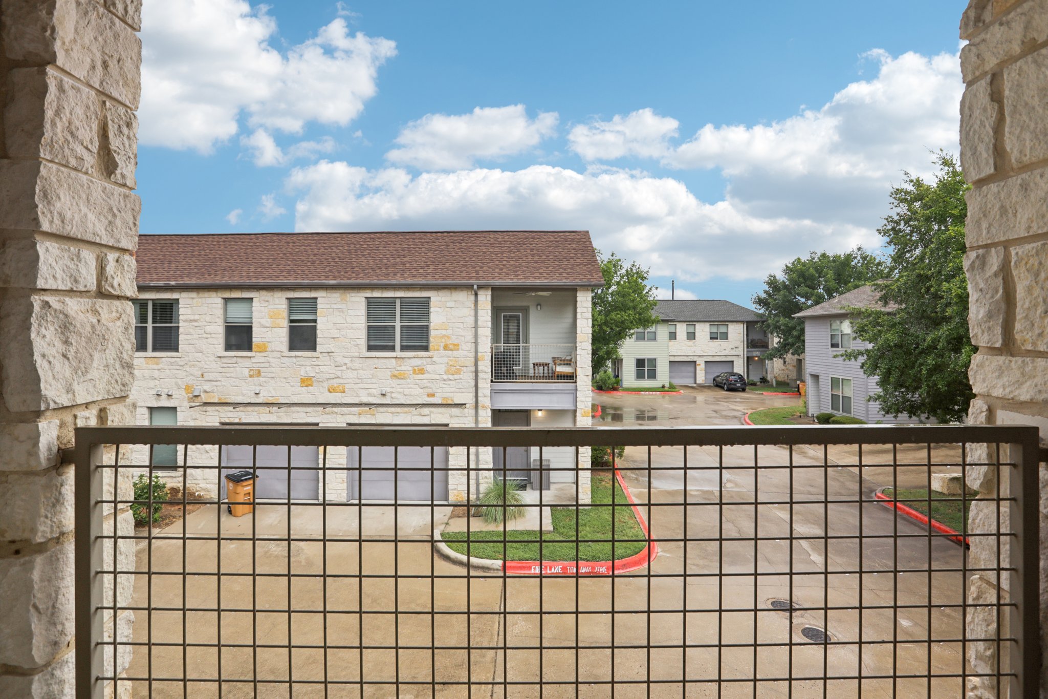 Grove Blvd 1502-S0307-031.jpg