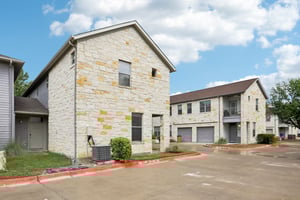 Grove Blvd 1502-S0307-001.jpg