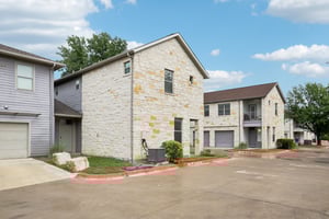 Grove Blvd 1502-S0307-002.jpg