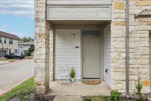 Grove Blvd 1502-S0307-003.jpg