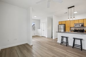 Grove Blvd 1502-S0307-006.jpg