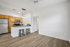 Grove Blvd 1502-S0307-007.jpg