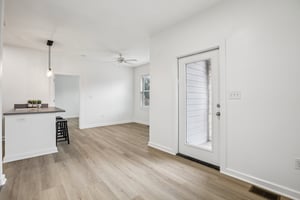Grove Blvd 1502-S0307-009.jpg