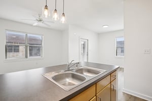 Grove Blvd 1502-S0307-013.jpg