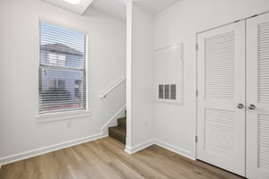 Grove Blvd 1502-S0307-017.jpg