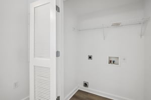 Grove Blvd 1502-S0307-019.jpg