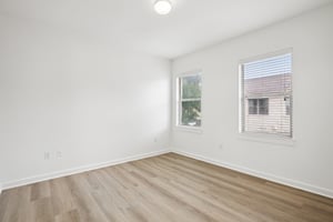 Grove Blvd 1502-S0307-022.jpg